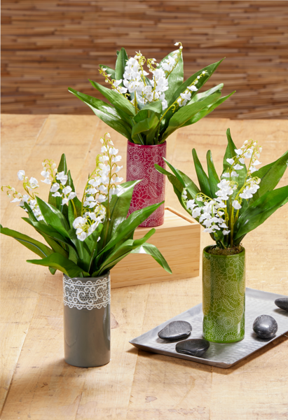 MUGUET 7 BRINS DANS UN VASE DÉCORATIF 