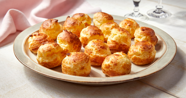 16 GOUGÈRES AUX FROMAGES 